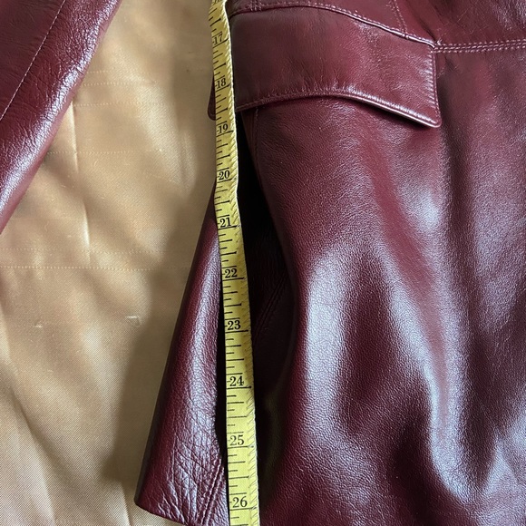 Real Leather blazer size 8P gently used few times( skirt is not included) - Picture 7 of 7